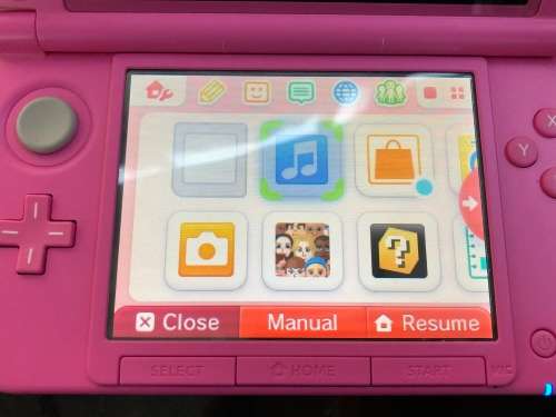 WOW !! NINTENDO 3DS XL GAME CONSOLE IN PROTECTIVE CASE WITH CHARGER IN FULL WORKING ORDER