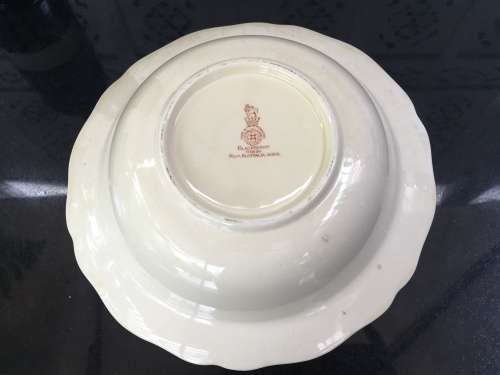 Lovely Rare "BlackBerry" Royal Doulton England Scalloped Salad Bowl D5698. 24 cm