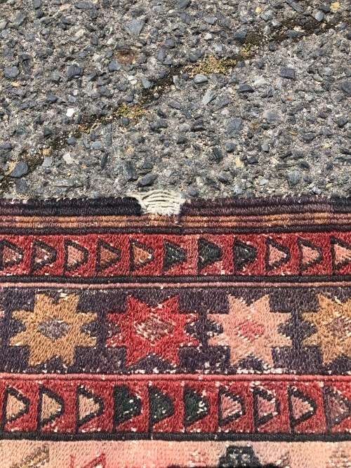 WHAT A BEAUTY - NICE WORN PURE WOOL HAND KNOTTED CROCHET SOUMAK TRIBAL PERSIAN CARPET 2930 X 1110mm