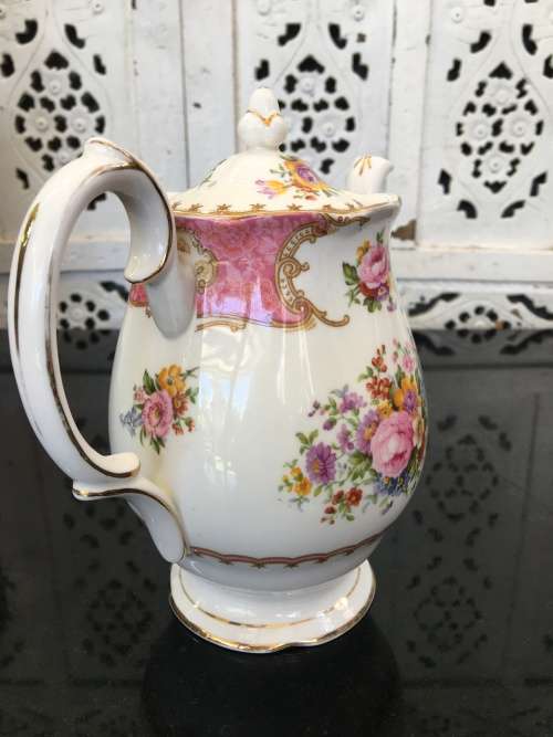 Delightful Vintage "Lady Carlyle" c1944-1950 Date Stamp Royal Albert Bone China England Tea Pot