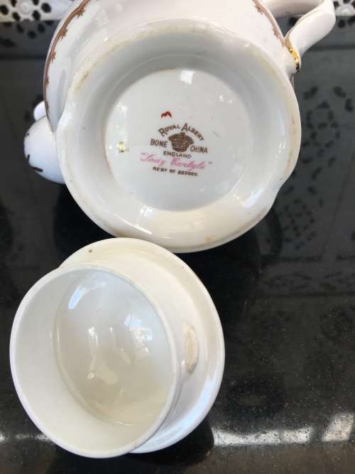 Delightful Vintage "Lady Carlyle" c1944-1950 Date Stamp Royal Albert Bone China England Tea Pot