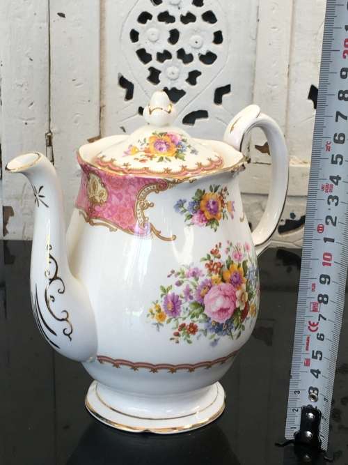 Delightful Vintage "Lady Carlyle" c1944-1950 Date Stamp Royal Albert Bone China England Tea Pot