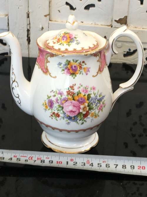 Delightful Vintage "Lady Carlyle" c1944-1950 Date Stamp Royal Albert Bone China England Tea Pot