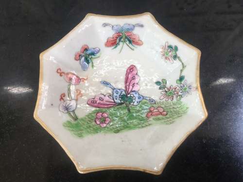 Antique Chinese 18th Century Nyonya Peranakan  porcelain small 8 corner dish