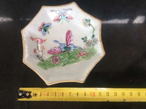 Antique Chinese 18th Century Nyonya Peranakan  porcelain small 8 corner dish