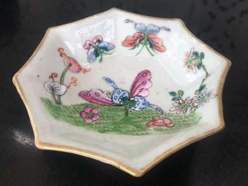 Antique Chinese 18th Century Nyonya Peranakan  porcelain small 8 corner dish