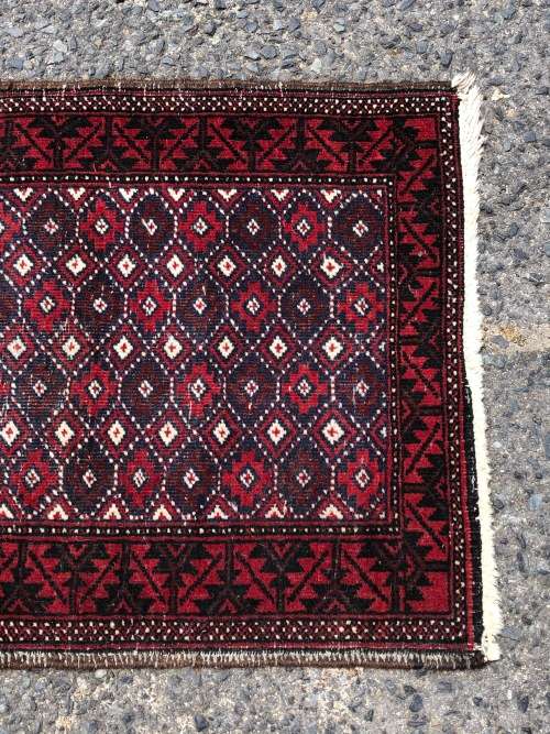 BEAUTIFUL DESIGN PURE WOOL HAND KNOTTED BALUCHI PERSIAN CARPET 910 X 560mm