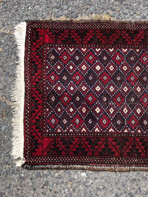 BEAUTIFUL DESIGN PURE WOOL HAND KNOTTED BALUCHI PERSIAN CARPET 910 X 560mm