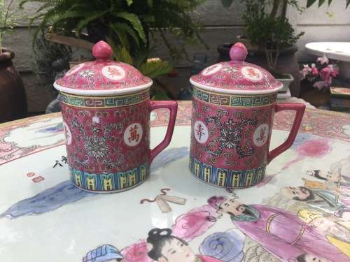 2 x vintage Zhongguo Jingdezhen Porcelain Large Soup Mugs with Lid Red Base Enamel Hand Painted