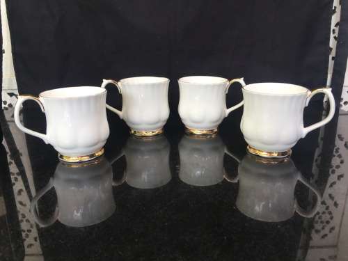 4 x  Classic Gold & White Val'd'Or Royal Albert Bone China England, Porcelain Coffee Cups.