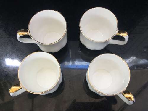 4 x  Classic Gold & White Val'd'Or Royal Albert Bone China England, Porcelain Coffee Cups.
