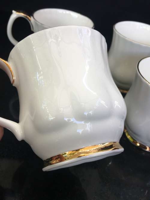 4 x  Classic Gold & White Val'd'Or Royal Albert Bone China England, Porcelain Coffee Cups.