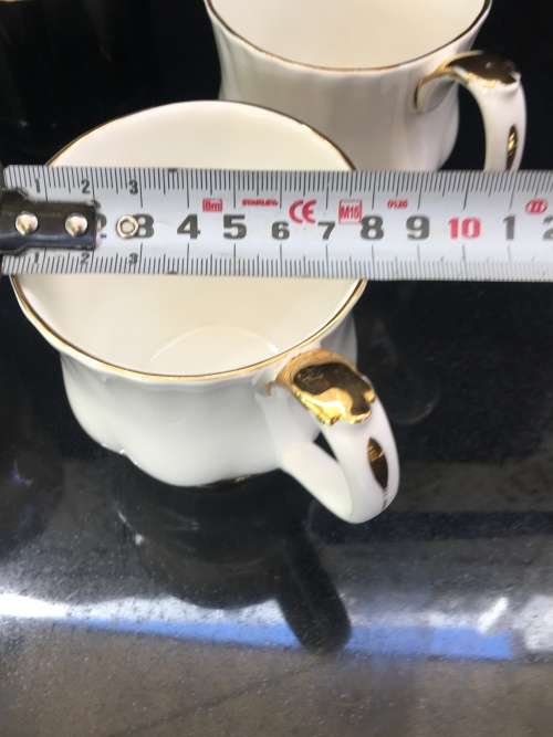 4 x  Classic Gold & White Val'd'Or Royal Albert Bone China England, Porcelain Coffee Cups.