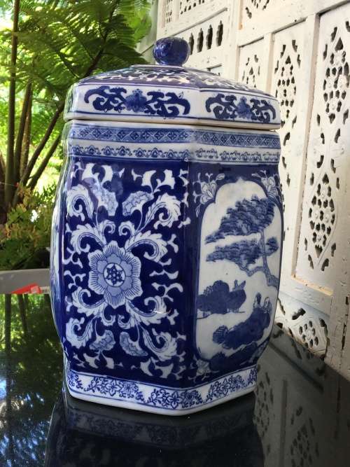 Stunning X Large Chinese Under Glaze Blue Hand Painted Pictorial Porcelain Caddy