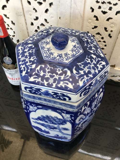 Stunning X Large Chinese Under Glaze Blue Hand Painted Pictorial Porcelain Caddy