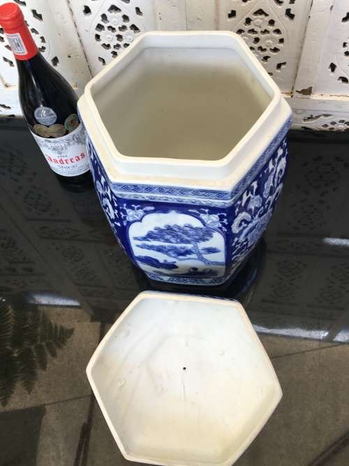 Stunning X Large Chinese Under Glaze Blue Hand Painted Pictorial Porcelain Caddy