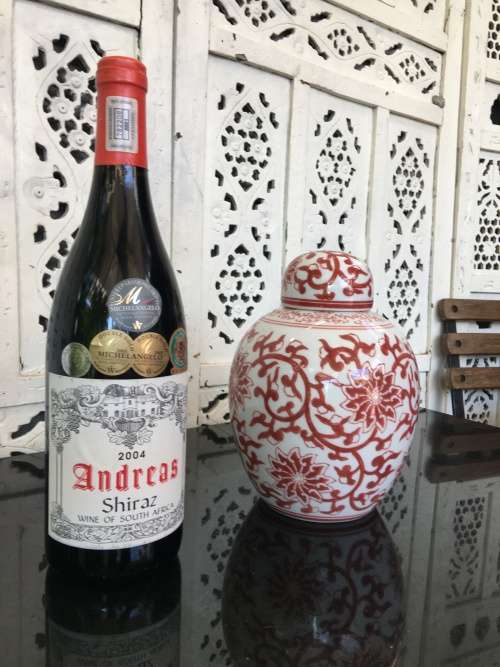 A Lovely Chinese Porcelain Hand Painted Red 20 cm Lidded Ginger Jar