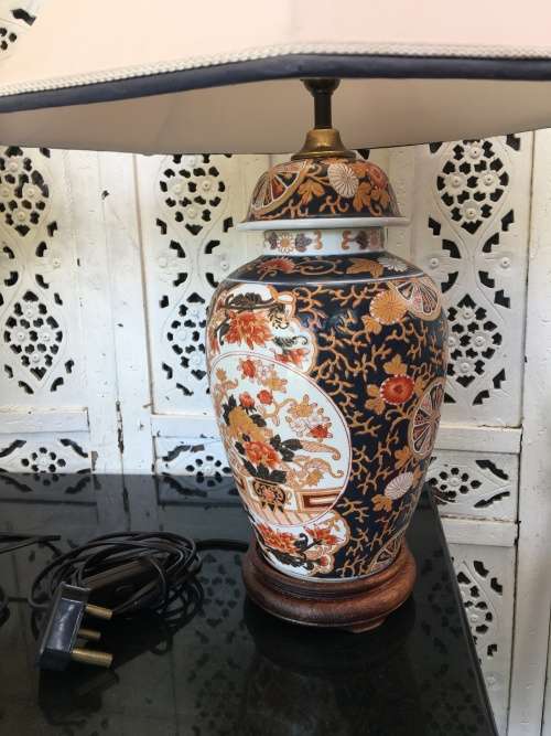 A Stunning old Majestic Qianlong Marked Chinese Imari Temple Jar Lamp on Stand. Thick Enamel