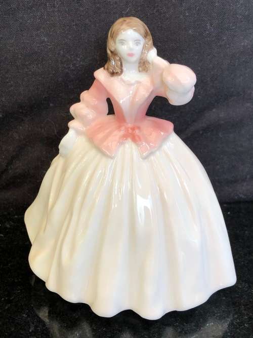 CLEARANCE   COALPORT BONE CHINA MINUETTES SERIES FIGURINE `ZOE` BY MARTIN EVANS 1995