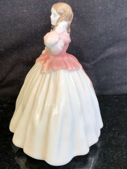 CLEARANCE   COALPORT BONE CHINA MINUETTES SERIES FIGURINE `ZOE` BY MARTIN EVANS 1995