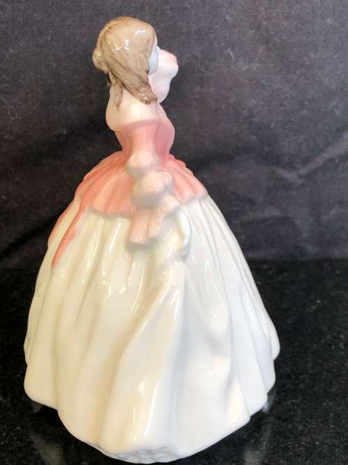 CLEARANCE   COALPORT BONE CHINA MINUETTES SERIES FIGURINE `ZOE` BY MARTIN EVANS 1995