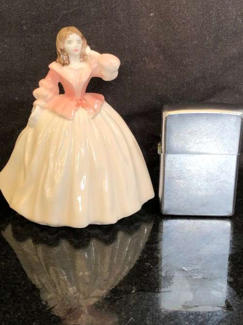 CLEARANCE   COALPORT BONE CHINA MINUETTES SERIES FIGURINE `ZOE` BY MARTIN EVANS 1995