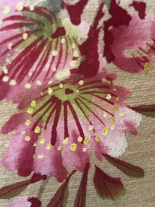 BEAUTIFUL - CHINESE WATERCOLOR PAINTING ON SILK - STUNNING DECOR ITEM