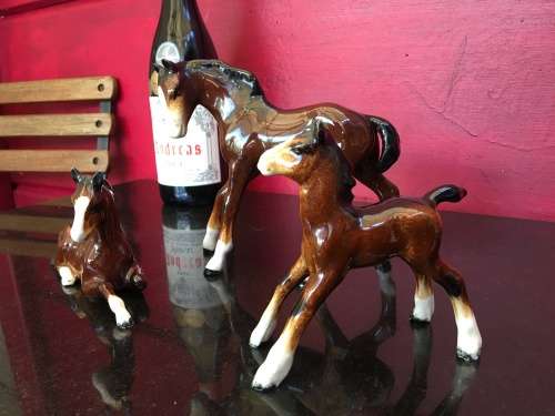 A Lovely Set of 3 Vintage Vermont Styled Sticker marked Porcelain Horse Figurines. No Damage