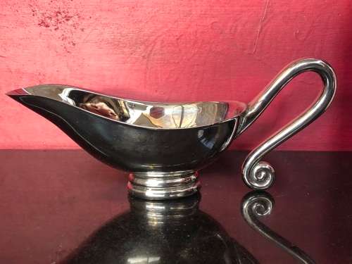 WOW !!! VINTAGE CARROL BOYES WAVE PATTERN GRAVY / SAUCE BOAT - NO MARKINGS