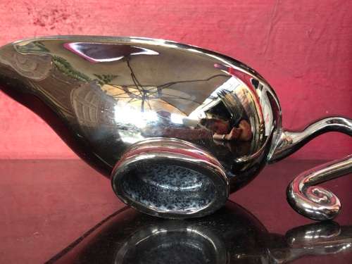 WOW !!! VINTAGE CARROL BOYES WAVE PATTERN GRAVY / SAUCE BOAT - NO MARKINGS