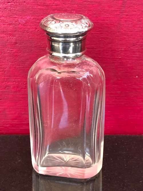 ANTIQUE HALLMARKED STERLING SILVER TOPPED CRYSTAL SCENT BOTTLE - W. GRIFFITHS BIRMINGHAM  - c1916