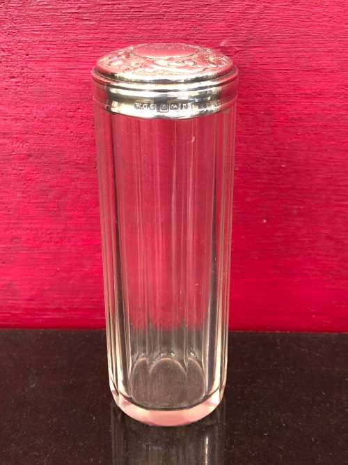 ANTIQUE HALLMARKED STERLING SILVER TOPPED CRYSTAL SCENT BOTTLE - W. GRIFFITHS BIRMINGHAM  - c1916