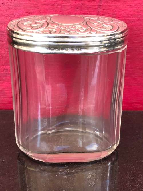 ANTIQUE HALLMARKED STERLING SILVER TOPPED CRYSTAL SCENT BOTTLE - W. GRIFFITHS BIRMINGHAM  - c1916