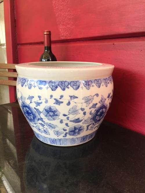 Stunning Large  Marked Chinese Under Glaze Blue & White  Hand Painted Pot