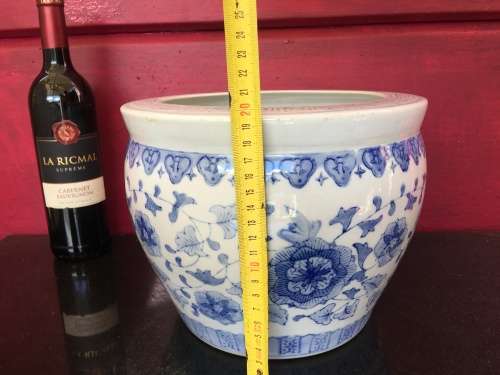 Stunning Large  Marked Chinese Under Glaze Blue & White  Hand Painted Pot