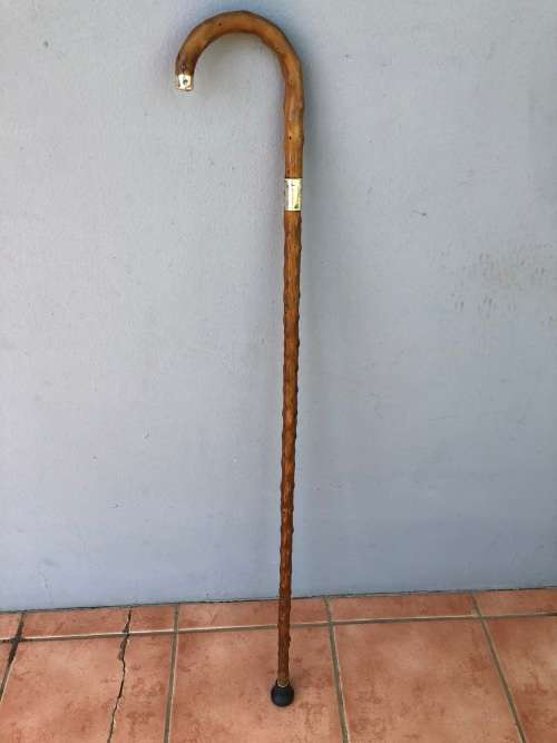 AMAZING ANTIQUE ROSEWOOD WALKING STICK WITH HALLMARKED SILVER COLLAR - J.HOWELL & CO 1910 - 1925