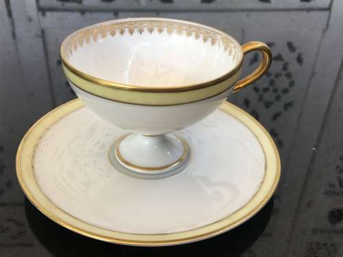 Rare Hutschenreuther Selb LHS Bavaria Germany no:8960, Demitasse Lime & Gold Hand Painted Cup & Sauc