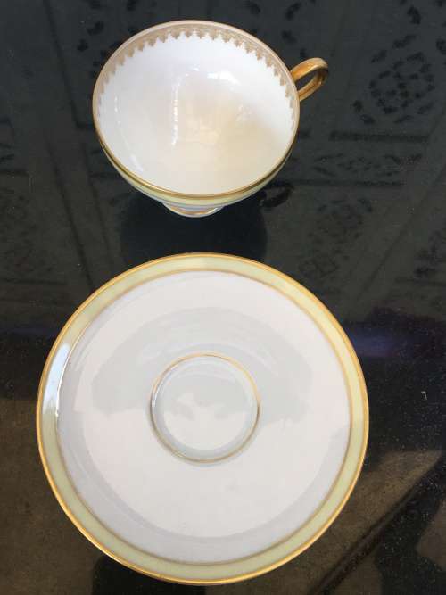 Rare Hutschenreuther Selb LHS Bavaria Germany no:8960, Demitasse Lime & Gold Hand Painted Cup & Sauc