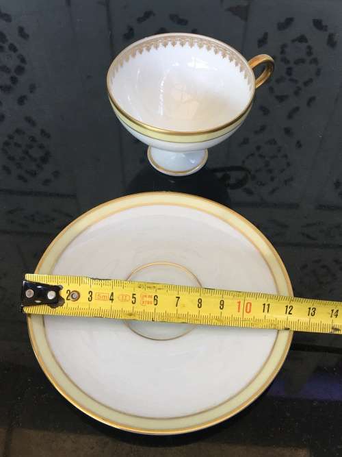 Rare Hutschenreuther Selb LHS Bavaria Germany no:8960, Demitasse Lime & Gold Hand Painted Cup & Sauc