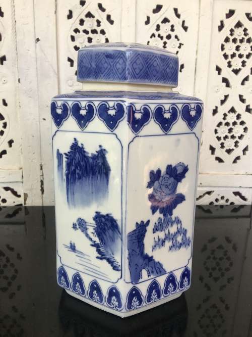 A Extra Large Chinese Blue & White Landscape & Floral Hand Painted U/G Storage Jar