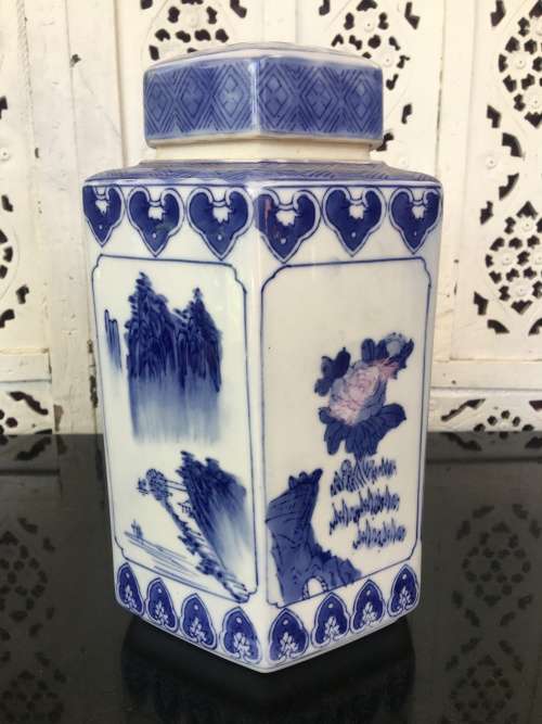 A Extra Large Chinese Blue & White Landscape & Floral Hand Painted U/G Storage Jar