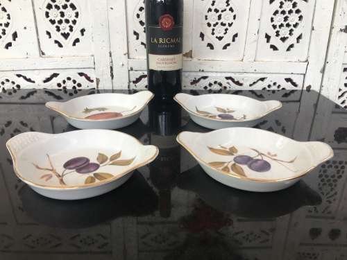 Lot of 4 Royal Worcester Made In England Double Handle Fireproof Bowls