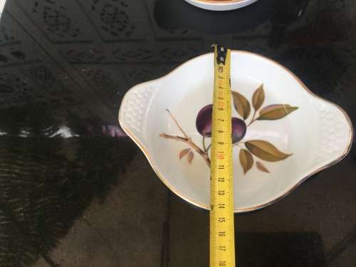 Lot of 4 Royal Worcester Made In England Double Handle Fireproof Bowls