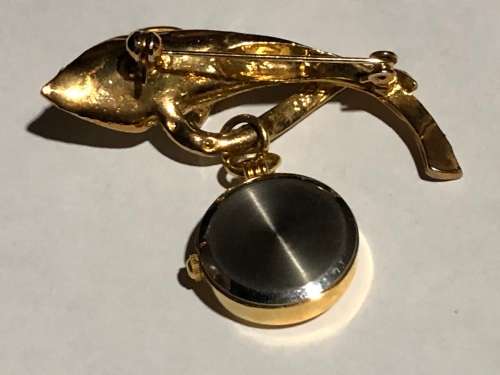 BEAUTIFUL GOLD PLATED FASHION JEWELRY BROOCH WITH A FULL WORKING PENDANT WATCH - NEW BATTERY FITTED