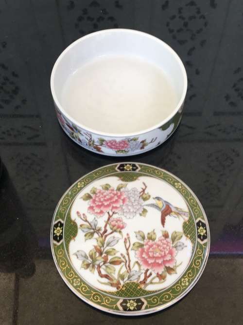 A Beautiful Japanese Imari Lidded Dish Green & Pink Peoni & Bird Design