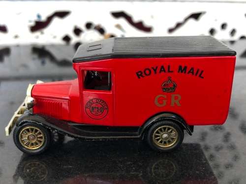 WOW !!! MODEL A FORD VAN BY LLEDO - DAYS GONE BY - ROYAL MAIL - METAL WITH PLASTIC TRIM