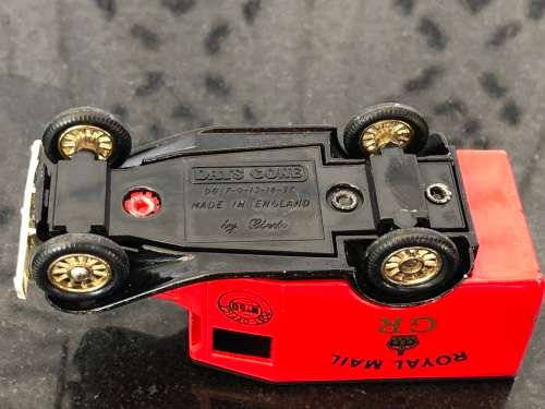 WOW !!! MODEL A FORD VAN BY LLEDO - DAYS GONE BY - ROYAL MAIL - METAL WITH PLASTIC TRIM