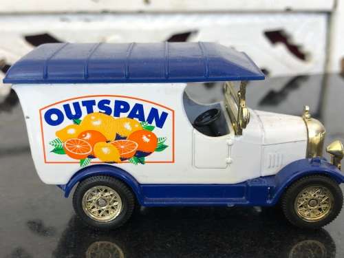 WOW !!! MODEL A FORD VAN BY LLEDO - DAYS GONE BY - OUTSPAN - METAL WITH PLASTIC TRIM