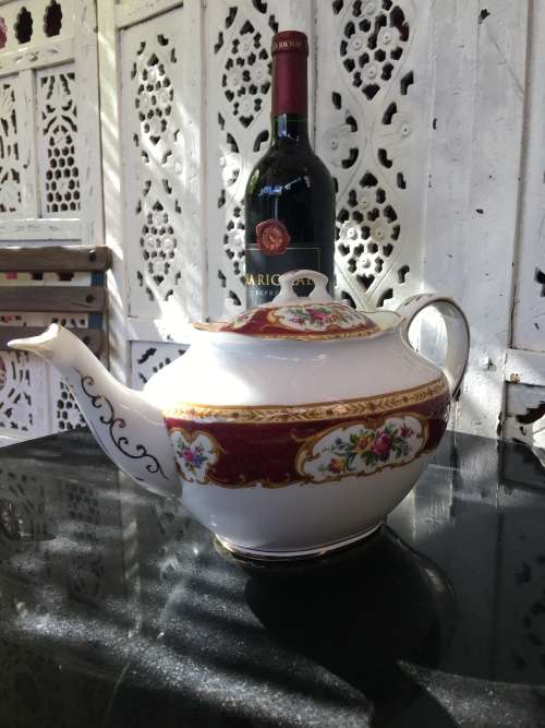 Classic Royal Albert "Lady Hamilton,Hampton Shape, Maroon & Gold, Floral Pattern Tea Pot 1Lt