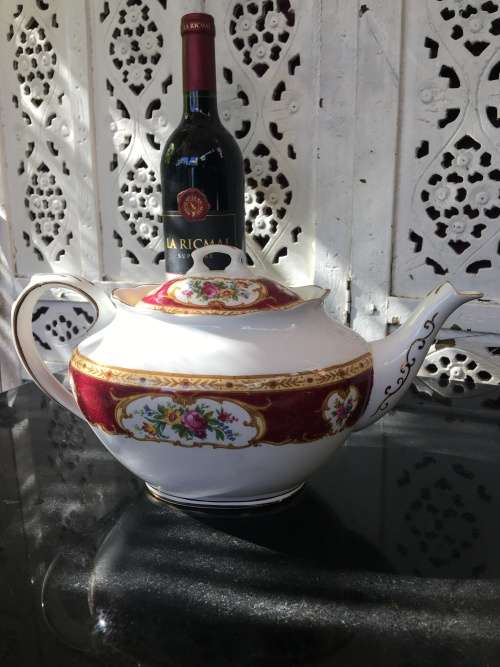 Classic Royal Albert "Lady Hamilton,Hampton Shape, Maroon & Gold, Floral Pattern Tea Pot 1Lt